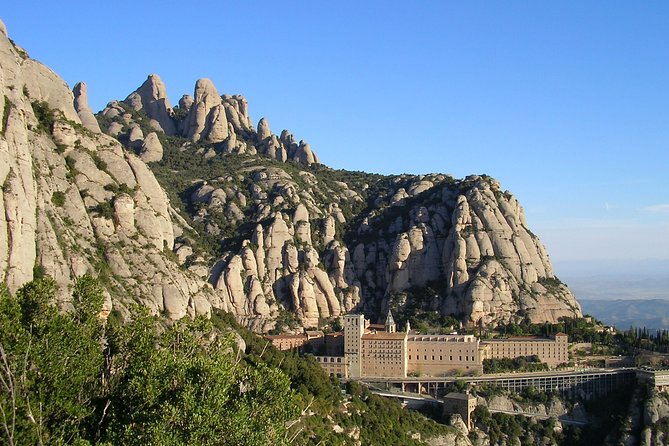 Montserrat Mountain, Wine Tasting & Tapas Lunch - Montserrat Abbey and Basilica Area: Your About-One-Hour Window