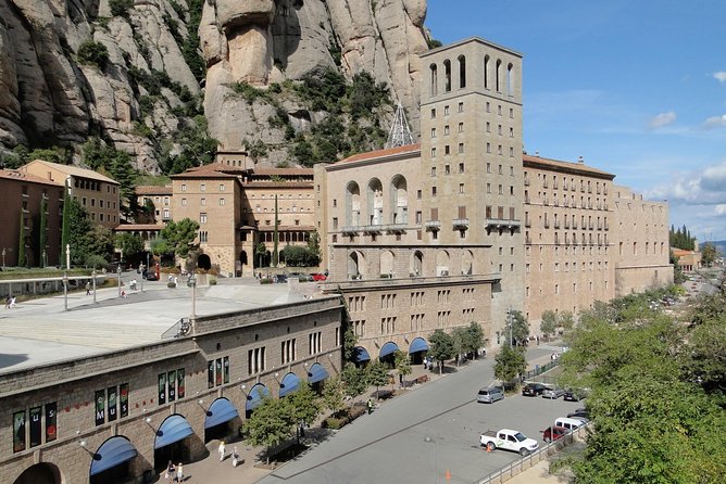 Montserrat Private Tour by Train from Barcelona - Plaça dEspanya Start: Your Guide Gets You Moving Fast