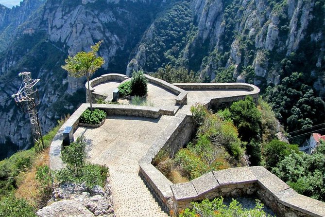 Montserrat Private Tour by Train from Barcelona - Montserrat Museum: Caravaggio, Dalí, Picasso, and the Art-Spirit Link