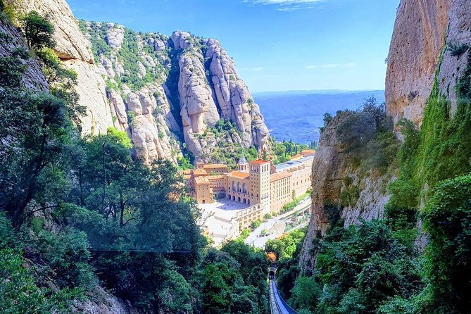 Montserrat Private Tour by Train from Barcelona - Down the Mountain Back to Barcelona, Without the Guesswork
