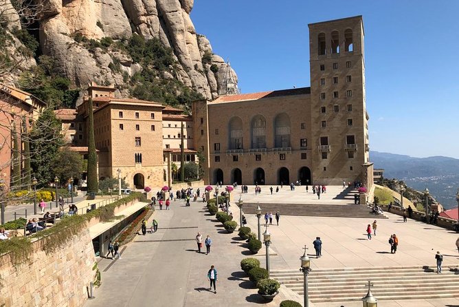 Montserrat Private Tour from Barcelona with Pick-up - Stop 1, Montserrat Natural Park: viewpoints and easy momentum