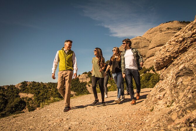 Montserrat Small Group: Monastery, Black Madonna & Natural Park - Market time in Montserrat: how to use your free hour