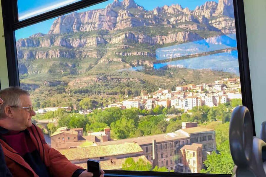 Montserrat Small Group Tour with Train and Cable Car - Leaving Barcelona by Train, With the Day Already Sorted