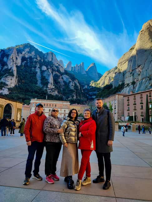 Montserrat Small Group Tour with Train and Cable Car - Cremallera Cogwheel Train Down: Panoramic Windows and a Quiet Reset