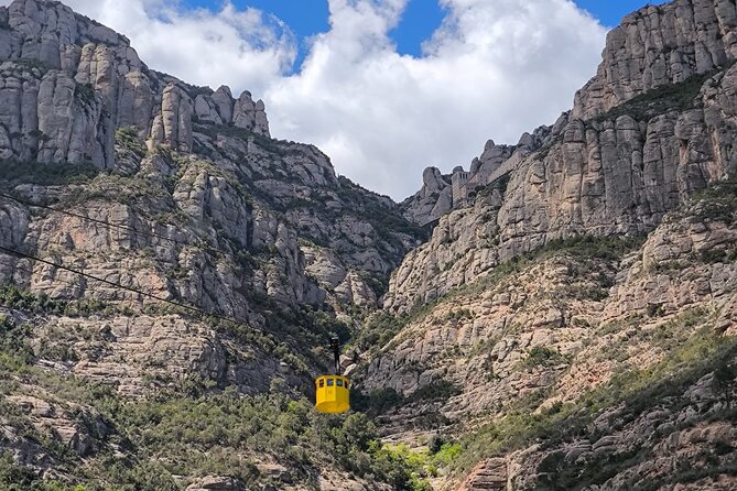 Montserrat Tour by Train with Cable Car and Cogwheel - 2.5 hours of freedom: how to choose your Montserrat day
