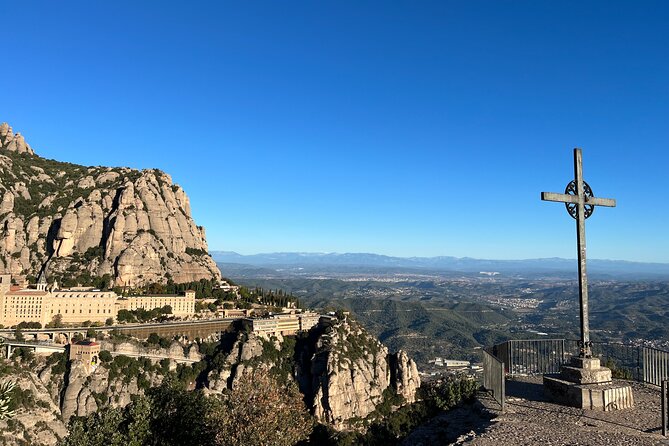 Montserrat very early : Hiking, Abbey, very small group - The Montserrat hike at 9:20: distance, elevation, and real stairs