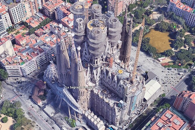 Online Experience: Zoom around panoramic Barcelona - Sagrada Família in 3D with Google Earth