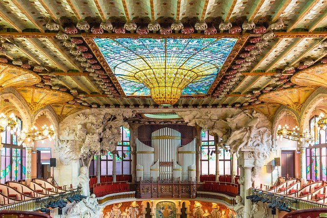 Palau de la Musica Catalana Admission Ticket with Audioguide - Entering Palau de la Música, a UNESCO showpiece for music lovers