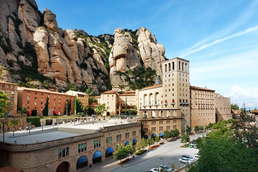 Panoramic Barcelona and Montserrat Excursion - Passeig de Gràcia, La Pedrera, and Casa Batlló in one planned sweep