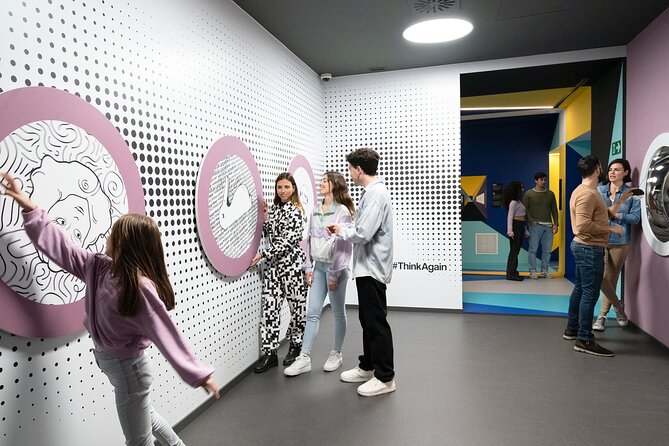 Paradox Museum Barcelona - What to expect about crowds, and how to keep it comfortable