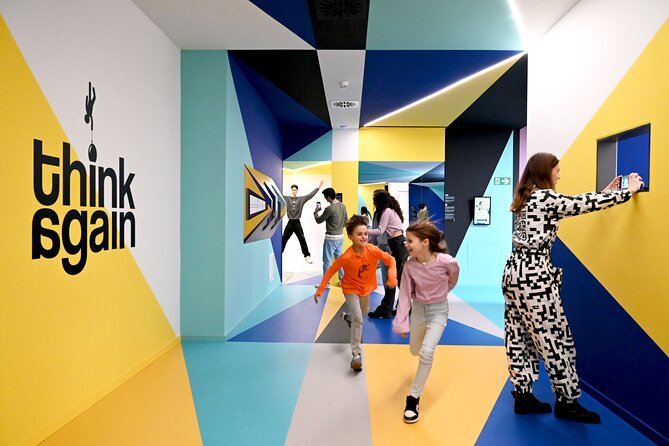 Paradox Museum Barcelona - Timing and your mobile ticket, the low-stress way to enter
