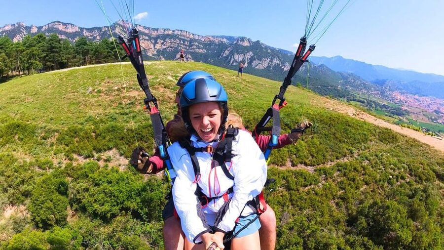 Paragliding: Experience the magic of flying near Barcelona. Report included - A simple 3-hour plan built around real air time
