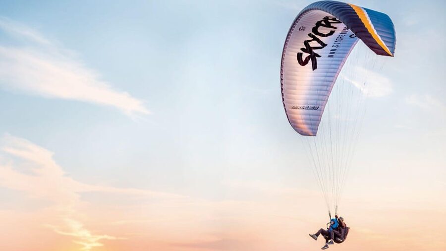 Paragliding: Experience the magic of flying near Barcelona. Report included - The value of the HD photo and video report