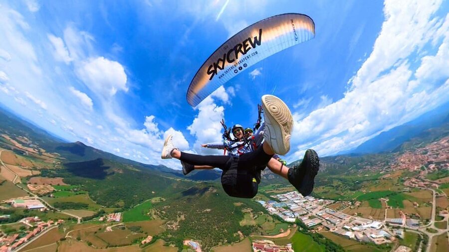 Paragliding: Experience the magic of flying near Barcelona. Report included - Getting to the take-off point in a 4x4