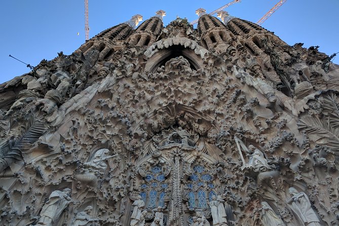 Park Guell and Sagrada Familia, Gaudí's Masterpieces Private Tour - How the pickup and transport change your whole day