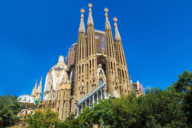 Park Güell and Sagrada Familia Private Tour - Meeting in Gràcia at 10:00 and Heading to Park Güell