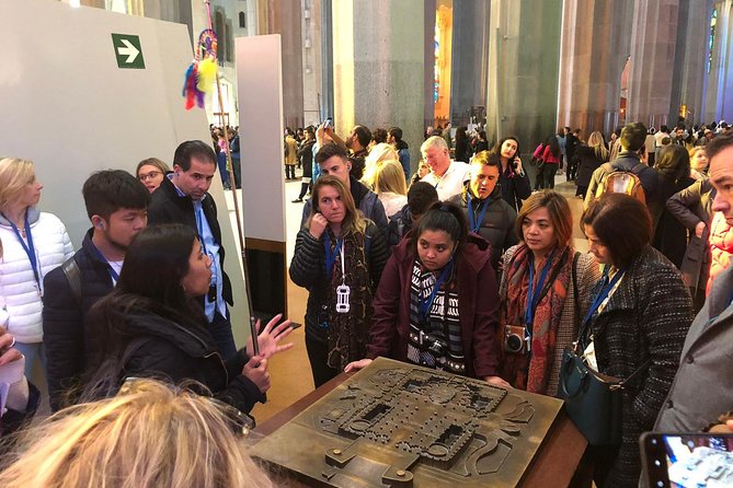 Park Guell and Sagrada Familia Private Tour - Morning versus afternoon: choosing the timing that fits your style