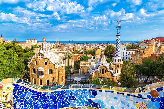Park Guell and Sagrada Familia Tour in Barcelona - Security, crowds, and the part where patience matters