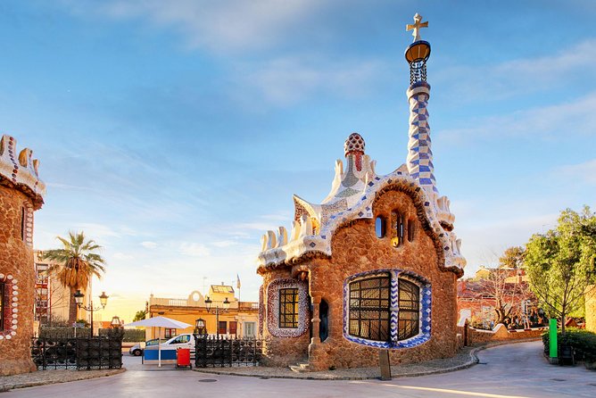 Park Guell and Sagrada Familia Tour in Barcelona - Stop 2: Park Güell, 1 hour 15 minutes of mosaics, sculpture, and Gaudí’s imagination