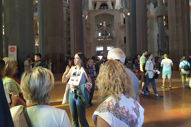 Park Guell and Sagrada Familia Tour in Barcelona - Walking pace and why some days feel harder than others