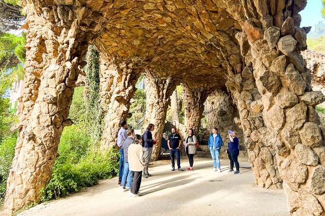 Park Guell and Sagrada Familia Tour with Skip the Line Tickets - Guide quality, in plain language, from Francisco to Alex