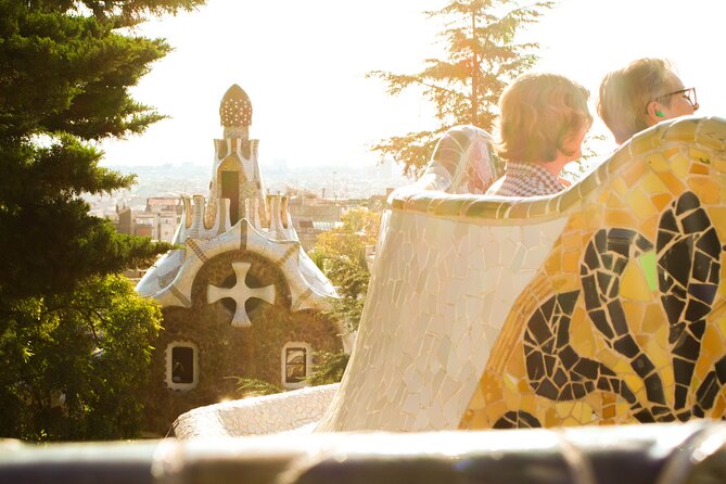 Park Guell and Sagrada Familia Tour with Skip the Line Tickets - Pacing and what to pack for a day with two big walks