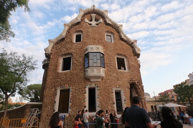 Park Guell Guided Private Tour - The viewpoints and why a guide changes the photos you get