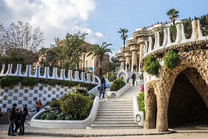 Park Güell Guided Tour in Barcelona - English Guide and Small Group Size: What It Feels Like