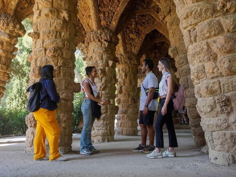 Park Güell: Guided Tour with Optional Gaudí Experience Entry - Hearing your guide: radios, group size, and language setup