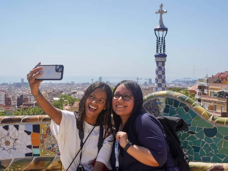 Park Güell: Guided Tour with Optional Gaudí Experience Entry - Trencadís mosaics: the technique you’ll start seeing everywhere