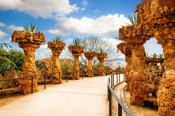 Park Güell Skip-the-Line Guided Tour Barcelona - Meeting point on Ctra. del Carmel: the spot you should not miss