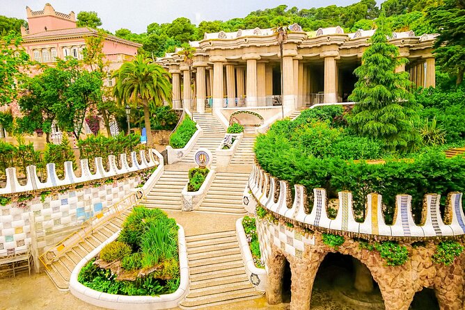 Park Güell Skip-the-Line Guided Tour Barcelona - The 55-minute walk: what you’re actually doing