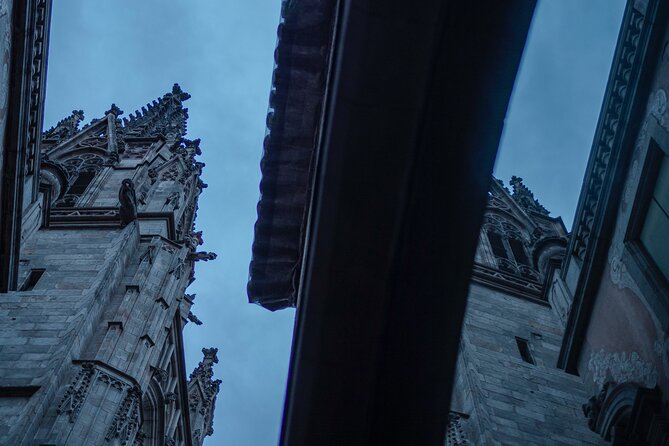Photo Walking Tour Barcelona Cathedral Gothic Quarter El Born - Pont del Bisbe to Plaça Reial: squares that teach you framing and light