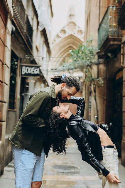 Photographer in Barcelona - Meeting Point and What the 1-Hour Session Really Covers