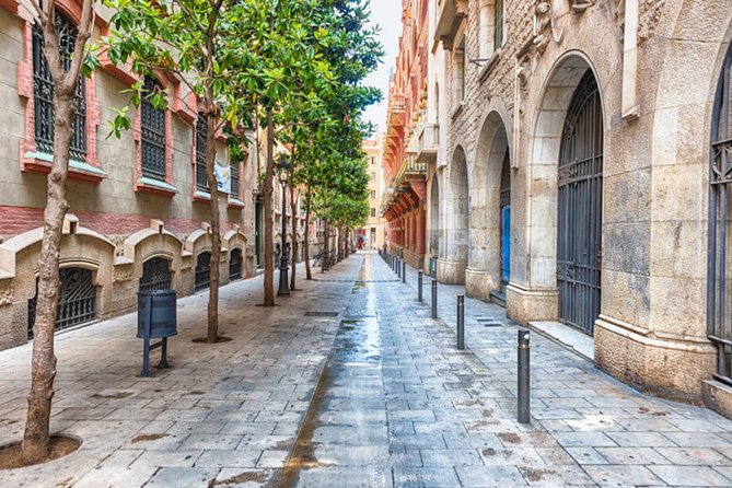 Picasso in Barcelona Max 6 People Walk El Born and Picasso Museum - Should You Book This Picasso in Barcelona Tour?