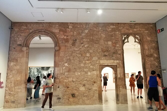 Picasso Museum and Walking Tour Plus Optional Wine & Food Tasting - Then: Picasso Museum, with a self-guided freedom pass