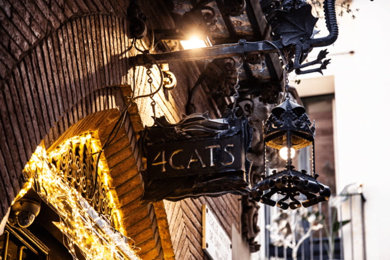 Picasso Museum and Walking Tour Plus Wine Tasting Upgrade - Modernist café stories and the route through real neighborhoods