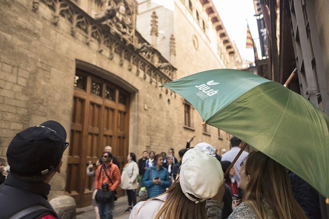 Picasso Museum Guided Tour in Barcelona - Inside the Museu Picasso: five historic palaces built for stories