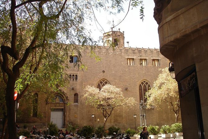 Picasso Museum & Private Walking Tour of Born or Gothic Quarter - What You’re Really Paying for: A Private Picasso Day That Also Teaches the City