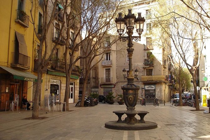 Picasso Museum & Private Walking Tour of Born or Gothic Quarter - Santa Maria del Mar and the Catedral Seo: Two Quick Sacred Stops, Plan Your Entry