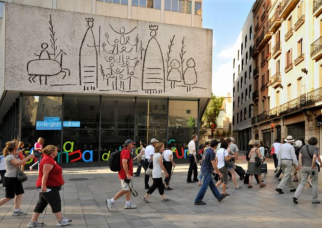 Picasso Small Group Walking Tour with Museum Skip the Line Ticket - La Ribera on foot, then onward to the museum
