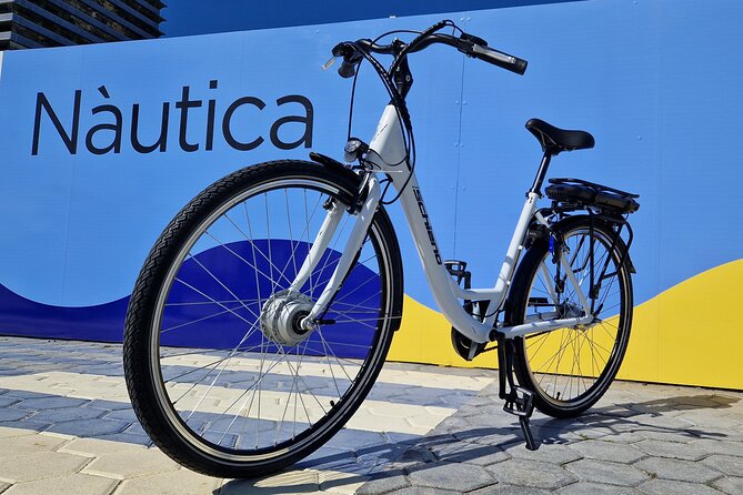 Premium Bike Rental in Barcelona - Electric or classic: picking between e-moon 28 and Elops 540