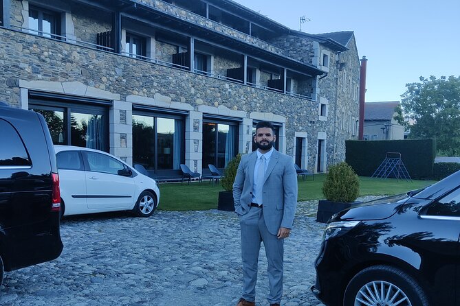 Premium Transfer from / to Airport and Port - Price and Value: Is $155 for Up to 7 Actually Smart?
