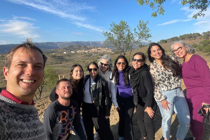 Priorat tour to 3 small wineries and hotel pick-up - Stop 1: Sangenis i Vaque and Monlleó with 10+ years of age