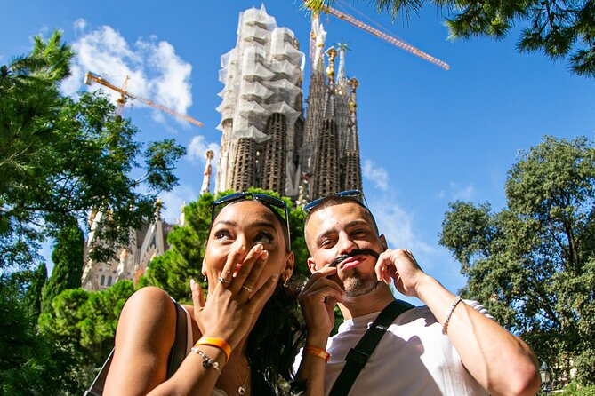 Private and Personalized Photography Adventure in Barcelona - Meeting at Sagrada Familia Souvenir Shop, Then Getting to the Best Spots