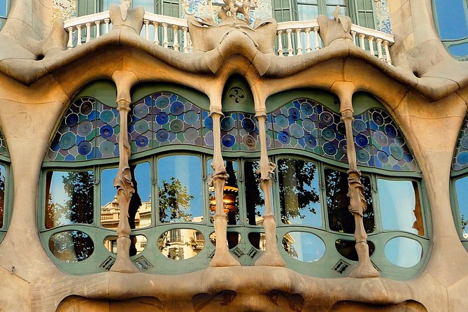 Private Barcelona and Park Güell Tour with hotel Pick-up - Passeig de Gràcia: the Gaudí façades you can recognize instantly