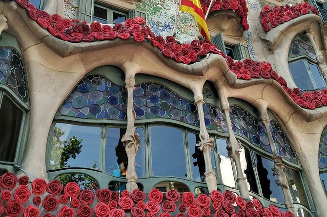 Private Barcelona and Sagrada Familia Tour with Hotel Pick-up - Eixample and Passeig de Gràcia: the city’s grid and Gaudí’s runway