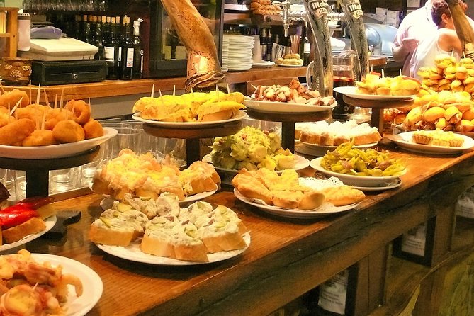 Private Barcelona Art and Tapas Walking Tour with Picasso Museum - Museu Picasso: How to Make the Most of About One Hour