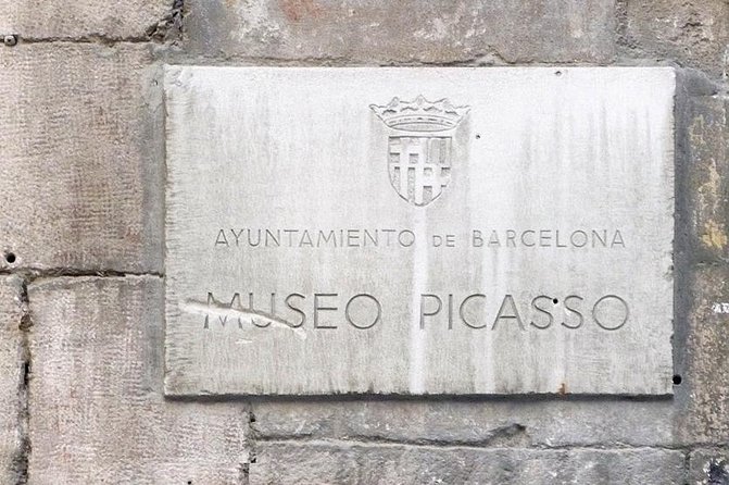Private Barcelona Art and Tapas Walking Tour with Picasso Museum - El Born Tapas Stop 1: Pintxos, the Northern Spain Way