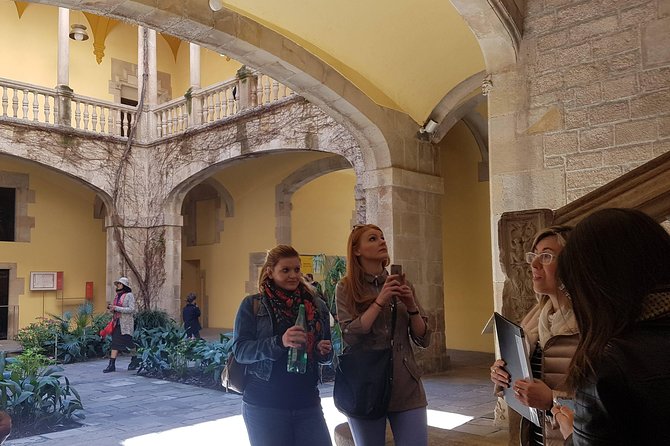 Private Barcelona Old Town and Gothic Quarter Walking Tour - Stop 2: Barri Gòtic, Roman Roots and Gothic Faces